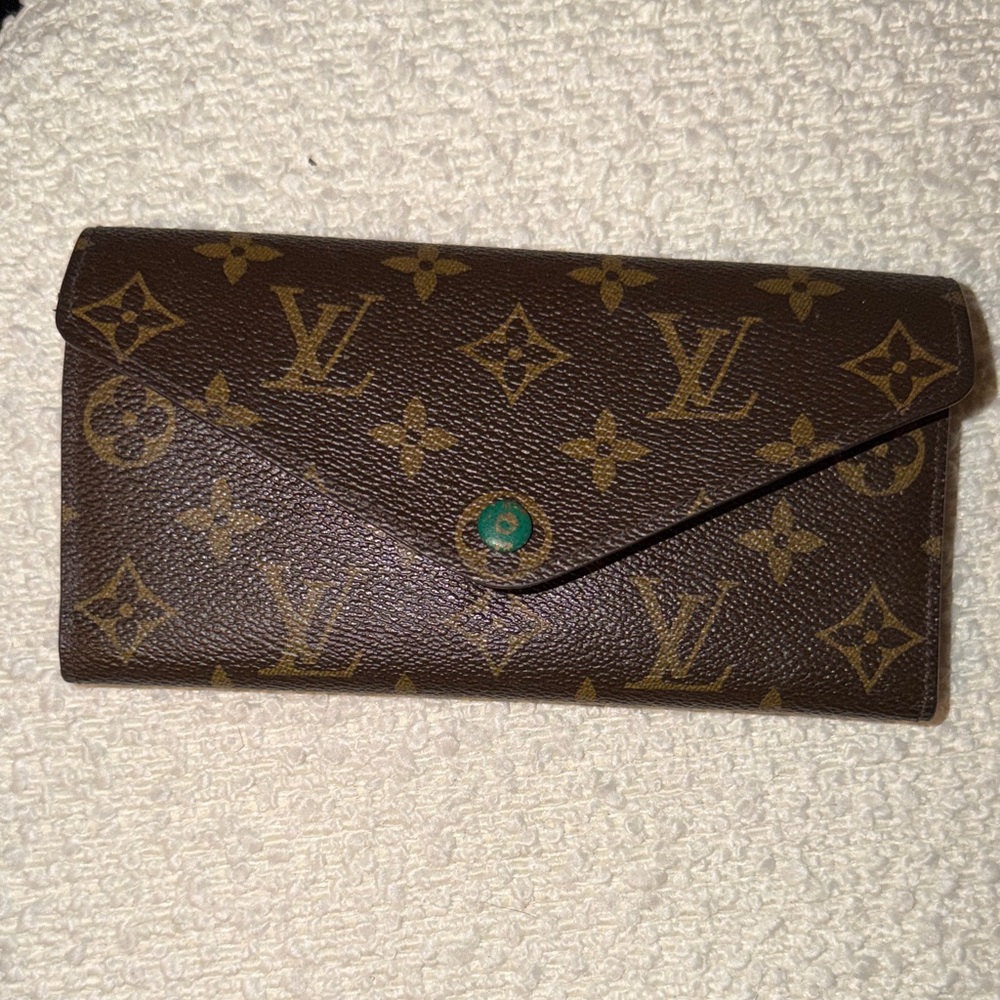 SOLD❌Louis Vuitton Monogram Key Holder in Brown and Gold